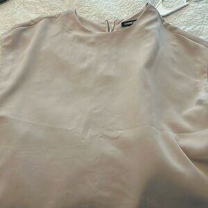 Dusty pink cap sleeve/muscle tank blouse.